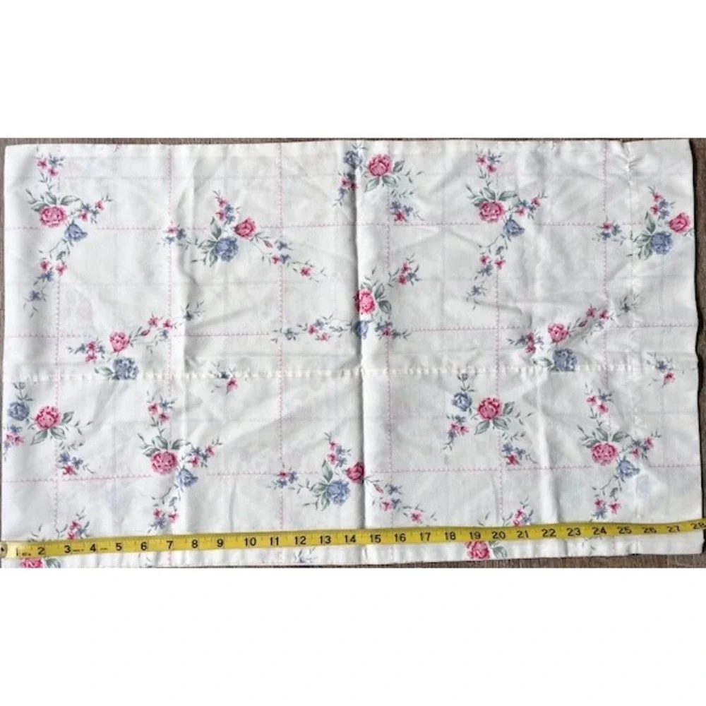 Vintage Pillowcase with‎ cottage core floral, Cannon
